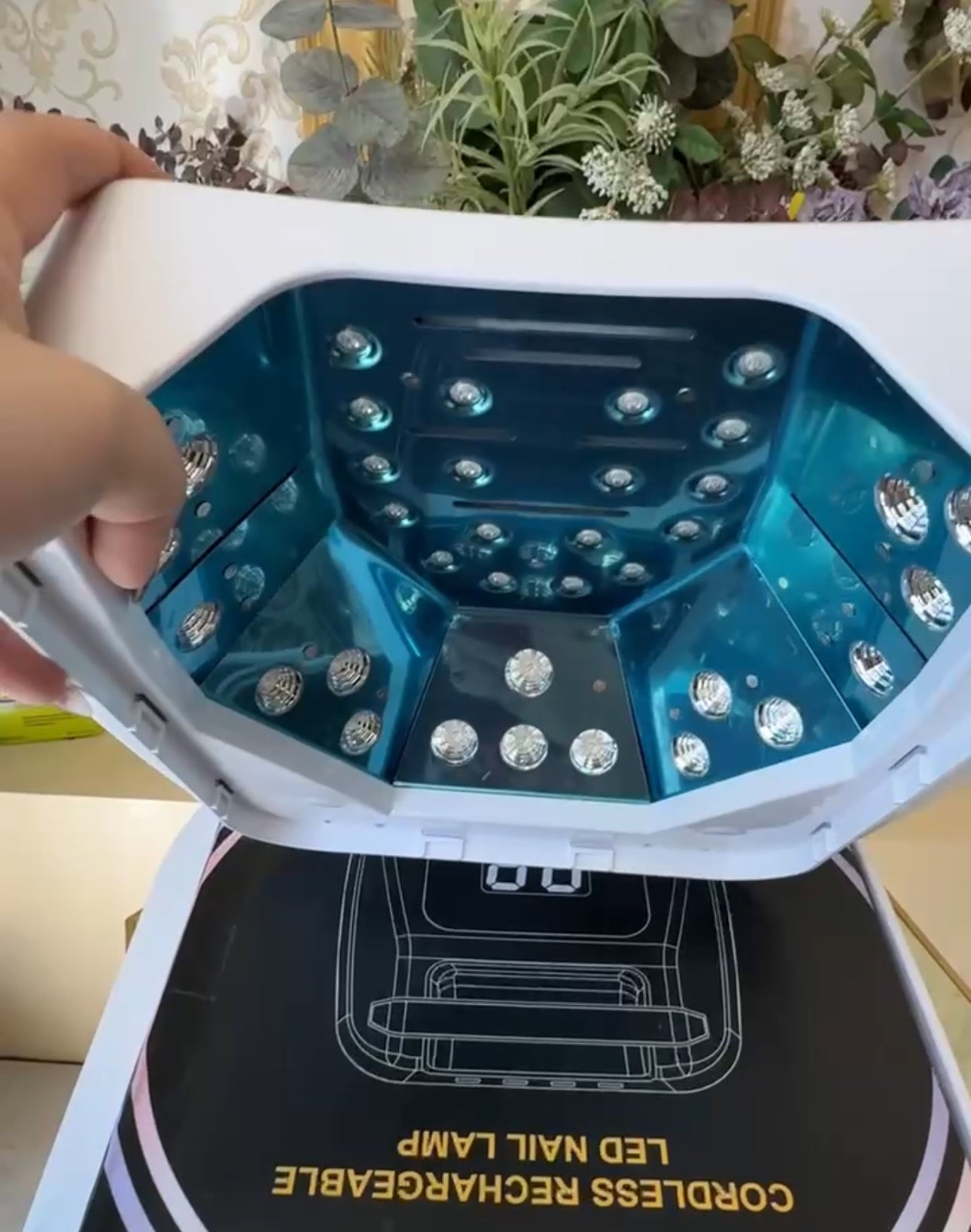 CORDLESS RECHARGEABLE LED NAIL LAMP